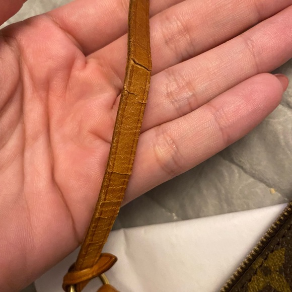 Louis Vuitton pochette accessorie - Picture 11 of 15